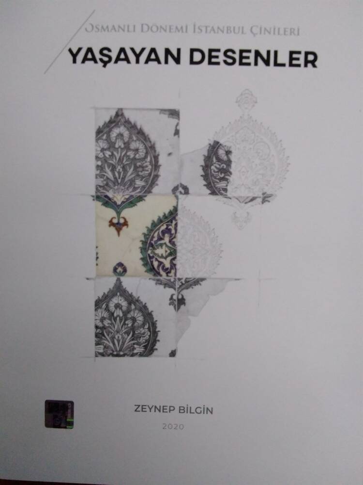 Osmanlı Dönemi İstanbul Çinileri Yaşayan Desenler