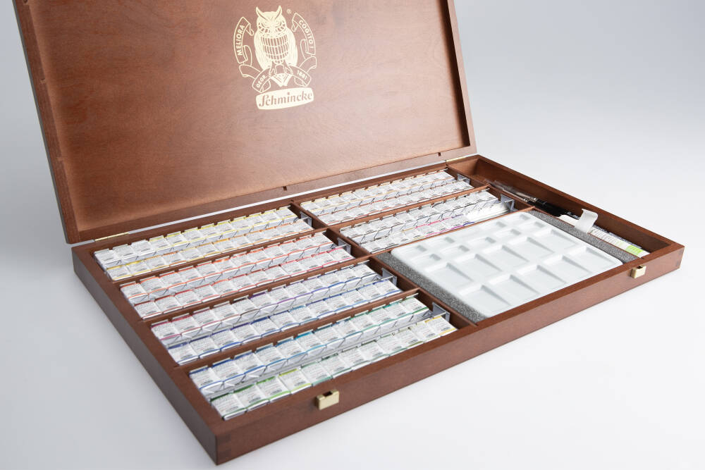 Schmincke Horadam Ahşap Kutu Artist Sulu Boya Seti 140 Renk Yarım Tablet